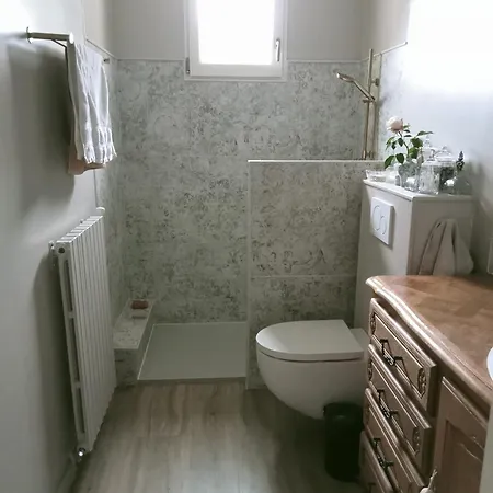 Holiday home La Maison Des Roses Nantes